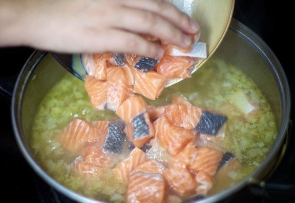 Чаудер з лосося з вершками