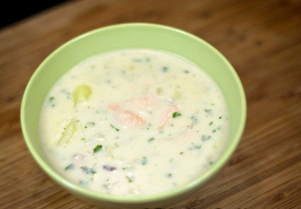 Чаудер з лосося з вершками