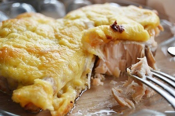 Горбуша під сиром
