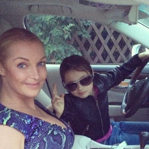 Балерина і співачка Анастасія Волочкова розповіла про важливу покупку в своєму житті