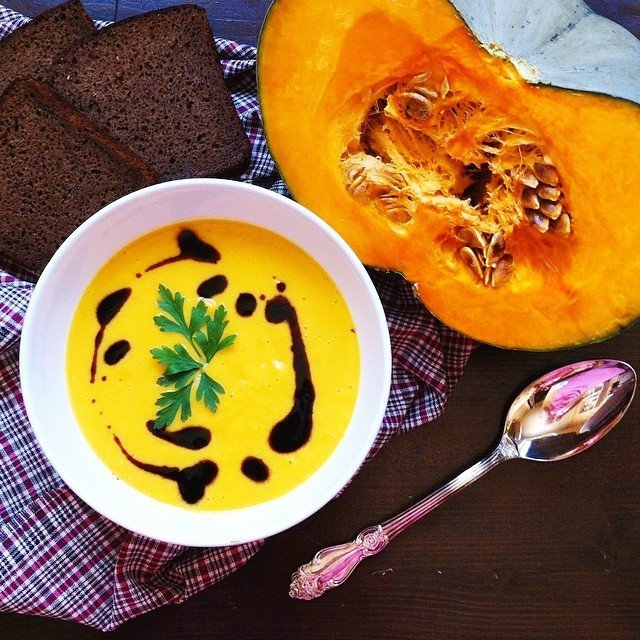 Гарбузовий суп-пюре з копченою курочкою