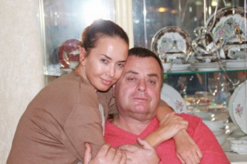 Отец Жанны Фриске купил место на кладбище рядом с дочкой