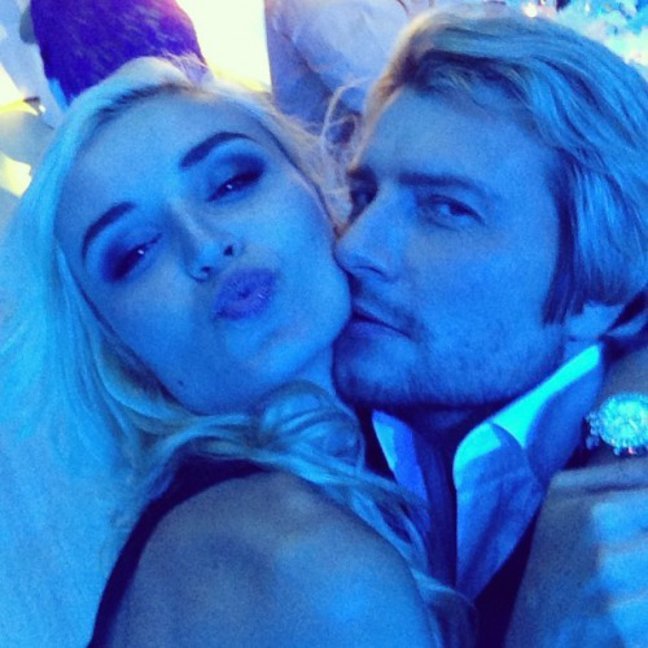 Семейное фото Николая Баскова наделало шума в Сети