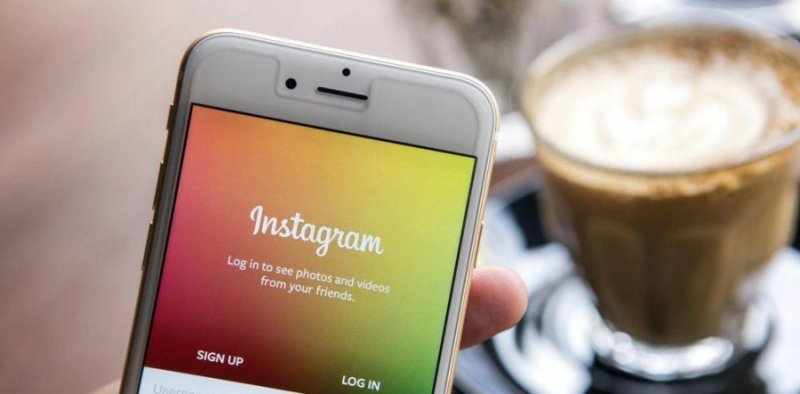 Женщин, выкладывающих интимные снимки в Instagram, обвинили в проституции