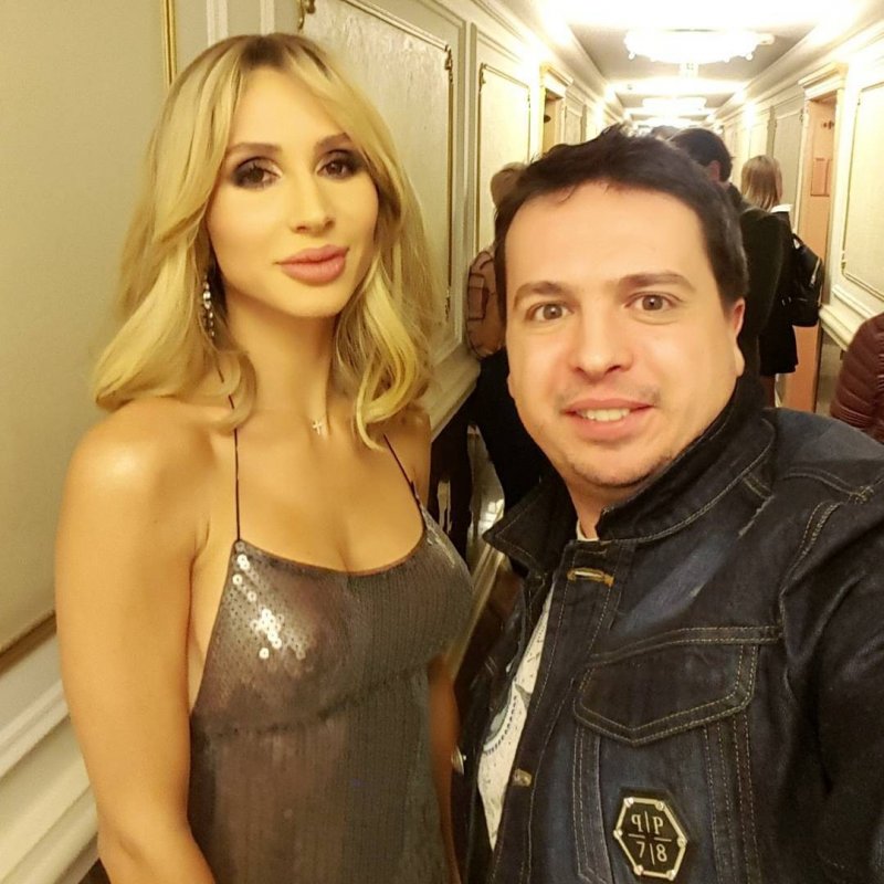 Светлана Лобода в откровенном наряде без белья затмила Глюкозу